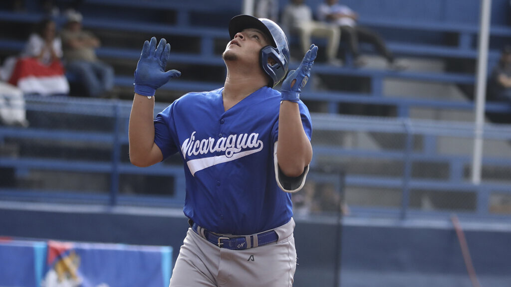 Elian Rayo par de jonrones. Nicaragua gana oro