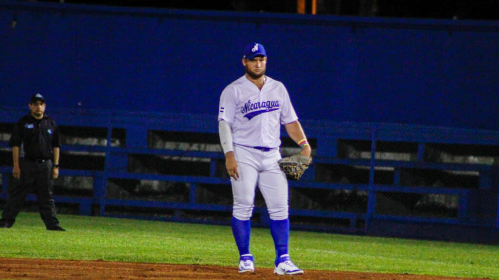 Emanuel Trujillo conectó cuadrangular